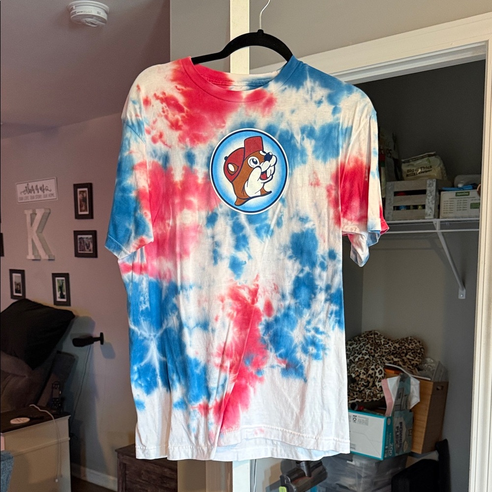 Women’s L Buc-ee’s Red and Blue Tie-Dye Graphic T-Shirt